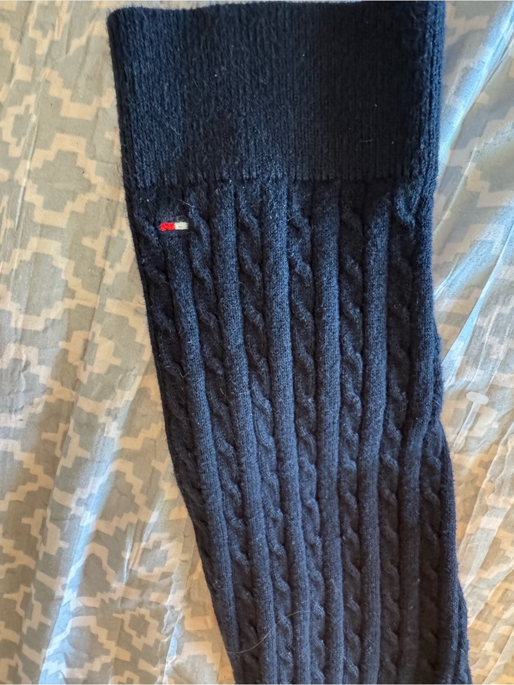 Tommy Hilfiger Men’s Cable Knit Quarter-Zip Sweater – Size Large. (EUC) - Picture 5 of 9